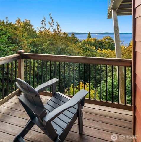 17 North Road N, Tacoma, WA 98406