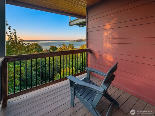 17 North Road N, Tacoma, WA 98406