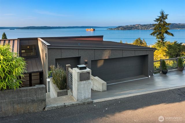 17 North Road N, Tacoma, WA 98406