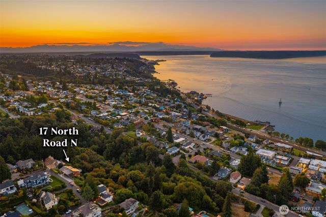 17 North Road N, Tacoma, WA 98406