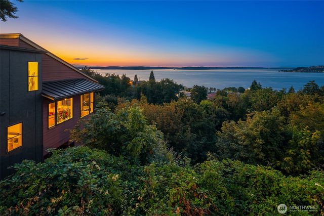 17 North Road N, Tacoma, WA 98406
