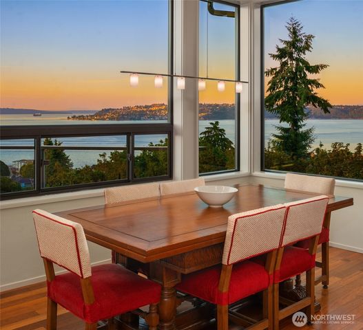 17 North Road N, Tacoma, WA 98406