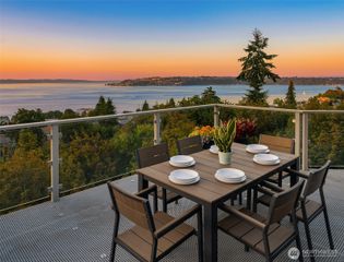 17 North Road N, Tacoma, WA 98406