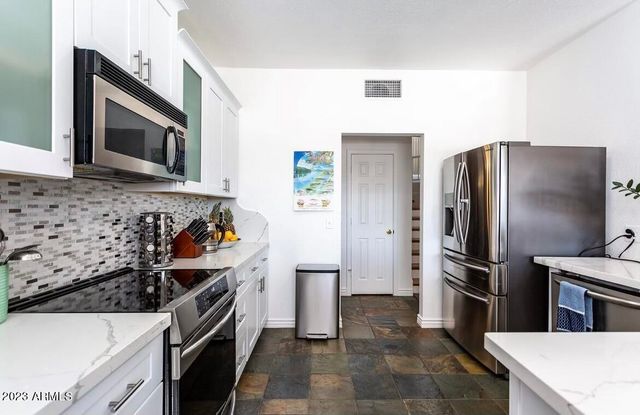 11015 W LAURELWOOD Lane, Avondale, AZ 85392