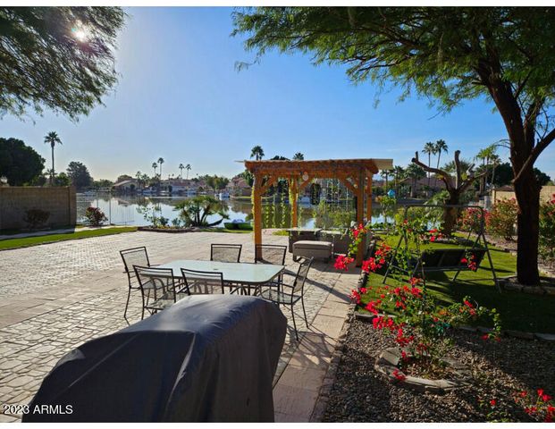 11015 W LAURELWOOD Lane, Avondale, AZ 85392