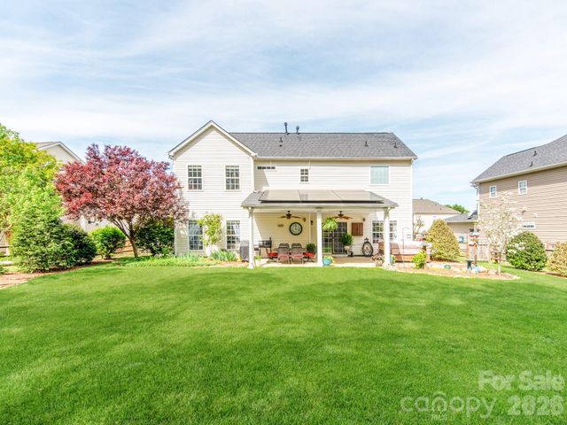 6135 Maple Leaf Avenue, Harrisburg, NC 28075