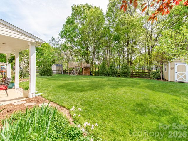 6135 Maple Leaf Avenue, Harrisburg, NC 28075