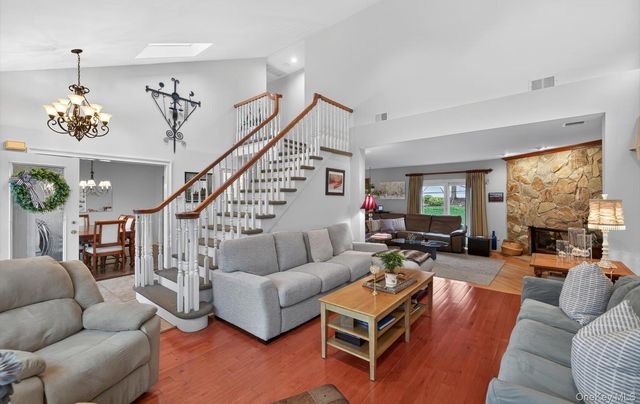 28 Timber Ridge Drive, Commack, NY 11725