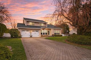 28 Timber Ridge Drive, Commack, NY 11725