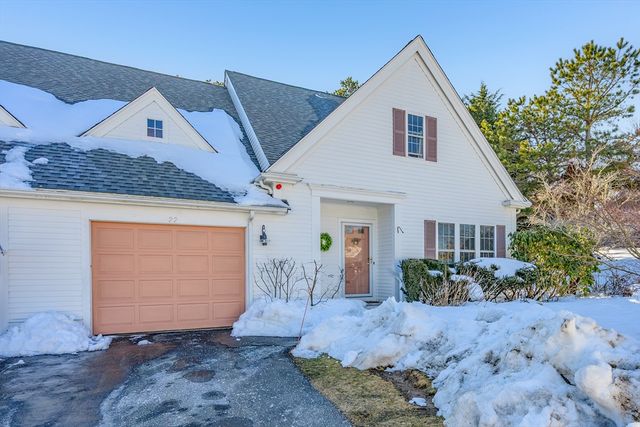 22 Stratford Rdg 22, Mashpee, MA 02649