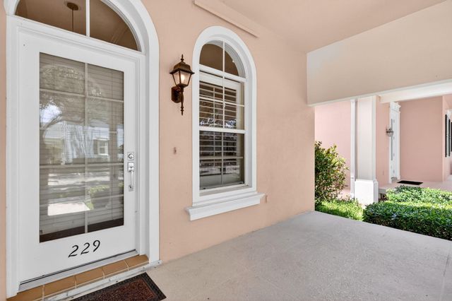 229 Poinciana Drive, Jupiter, FL 33458