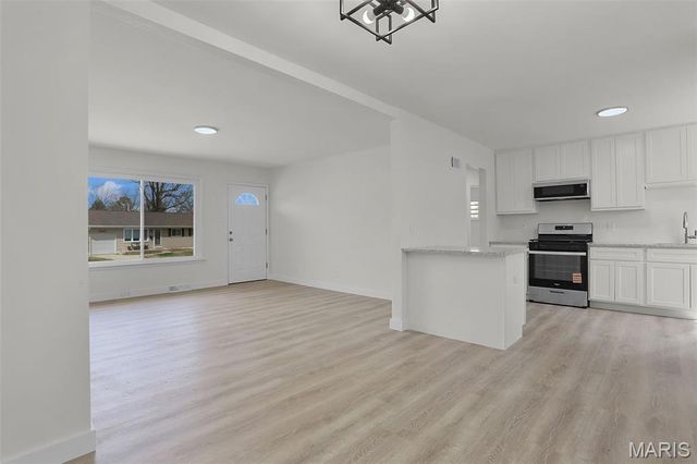 8210 Marvale Lane, St Louis, MO 63123