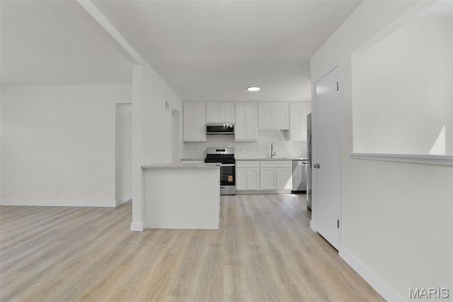 8210 Marvale Lane, St Louis, MO 63123