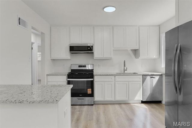 8210 Marvale Lane, St Louis, MO 63123