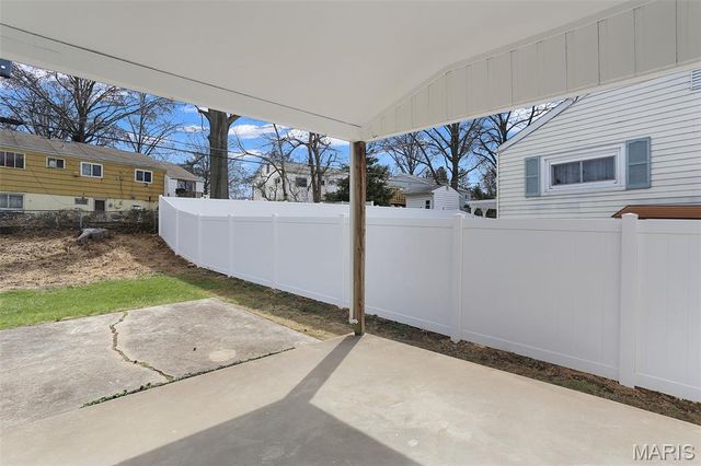 8210 Marvale Lane, St Louis, MO 63123