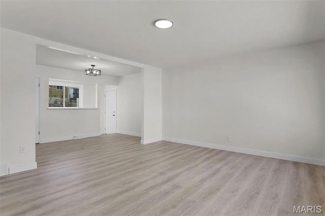 8210 Marvale Lane, St Louis, MO 63123