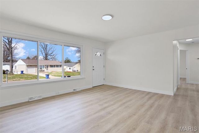 8210 Marvale Lane, St Louis, MO 63123