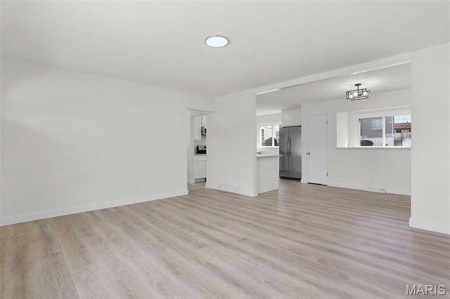 8210 Marvale Lane, St Louis, MO 63123