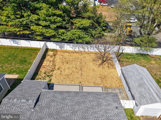 325 AUSTIN DR, Fairless Hills, PA 19030