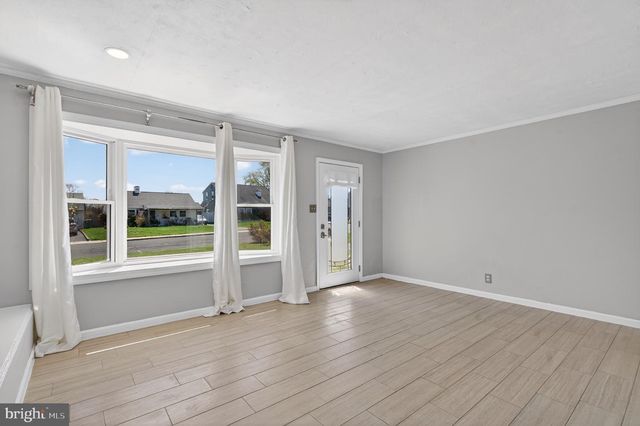 325 AUSTIN DR, Fairless Hills, PA 19030