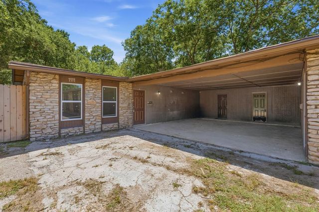 1911 Hearthside DR A, Austin, TX 78757