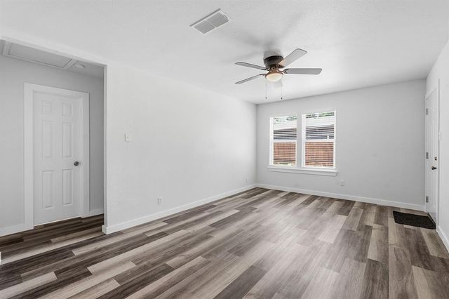 1911 Hearthside DR A, Austin, TX 78757