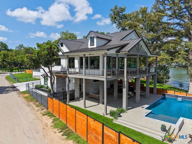270 Isle Of View Drive, Mcqueeney, TX 78123