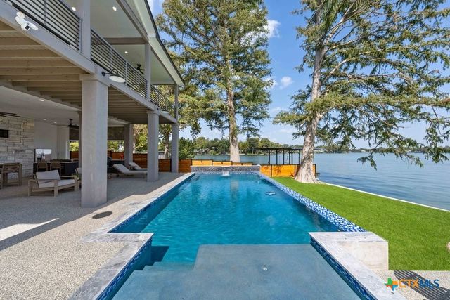 270 Isle Of View Drive, Mcqueeney, TX 78123