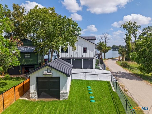 270 Isle Of View Drive, Mcqueeney, TX 78123
