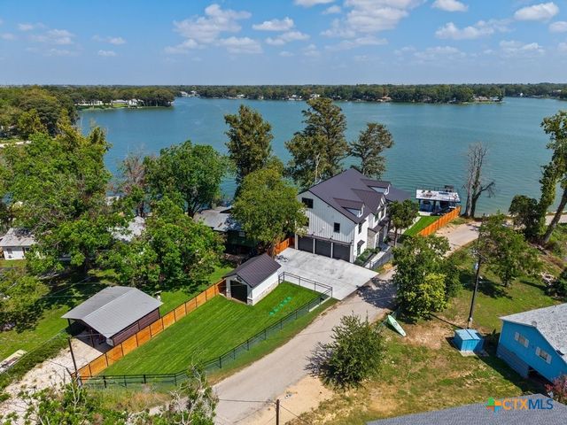 270 Isle Of View Drive, Mcqueeney, TX 78123