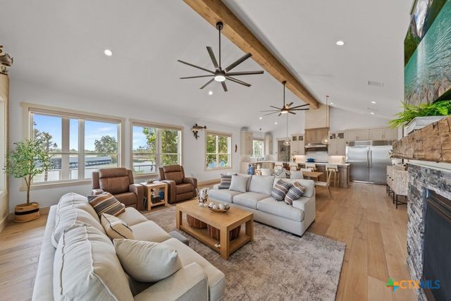 270 Isle Of View Drive, Mcqueeney, TX 78123