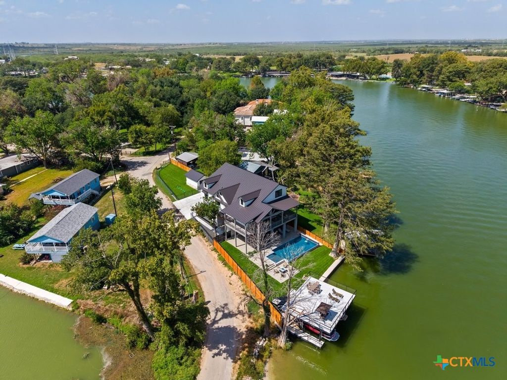 270 Isle Of View Drive, Mcqueeney, TX 78123