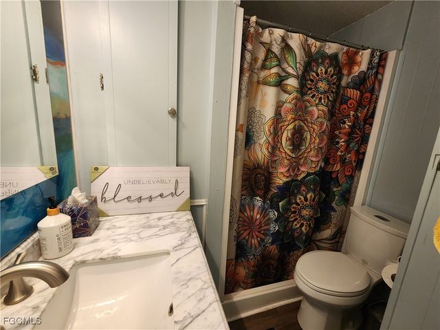 21 Diamond LN D21, Naples, FL 34112