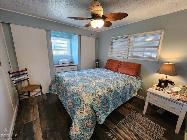 21 Diamond LN D21, Naples, FL 34112