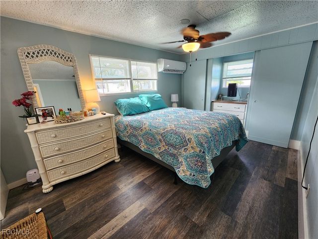 21 Diamond LN D21, Naples, FL 34112