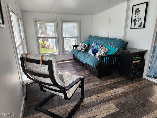 21 Diamond LN D21, Naples, FL 34112