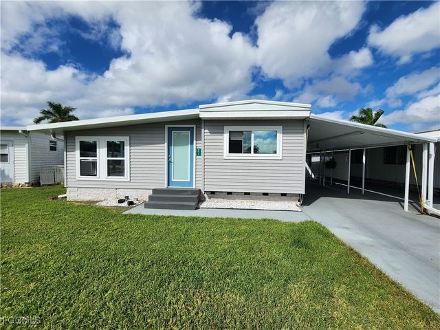 21 Diamond LN D21, Naples, FL 34112