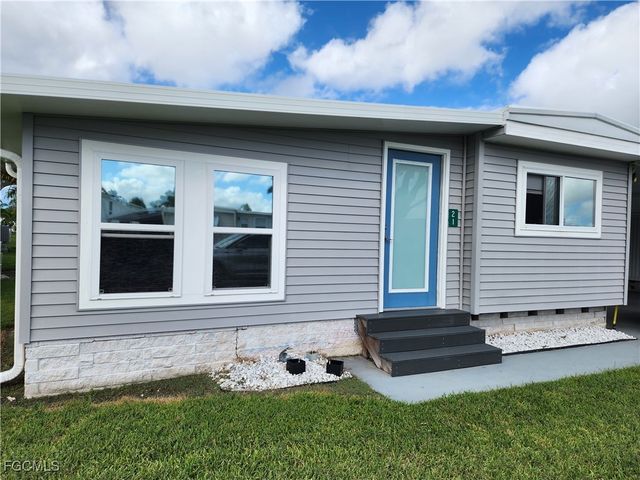 21 Diamond LN D21, Naples, FL 34112