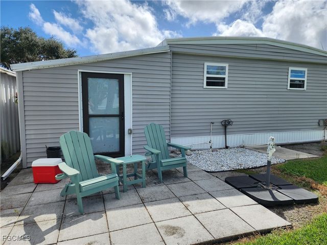 21 Diamond LN D21, Naples, FL 34112