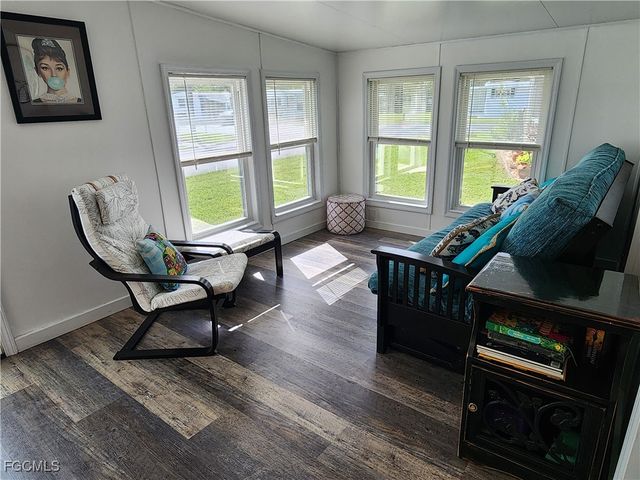 21 Diamond LN D21, Naples, FL 34112