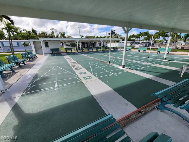 21 Diamond LN D21, Naples, FL 34112