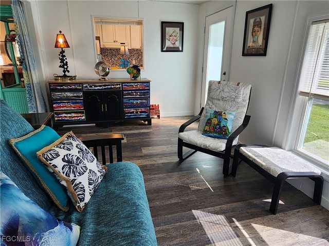 21 Diamond LN D21, Naples, FL 34112