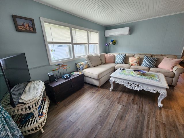 21 Diamond LN D21, Naples, FL 34112