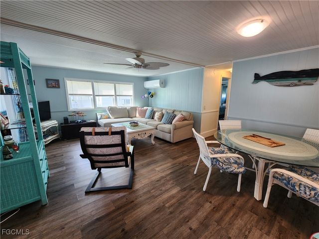 21 Diamond LN D21, Naples, FL 34112