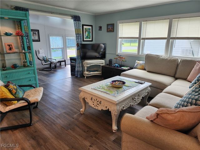 21 Diamond LN D21, Naples, FL 34112