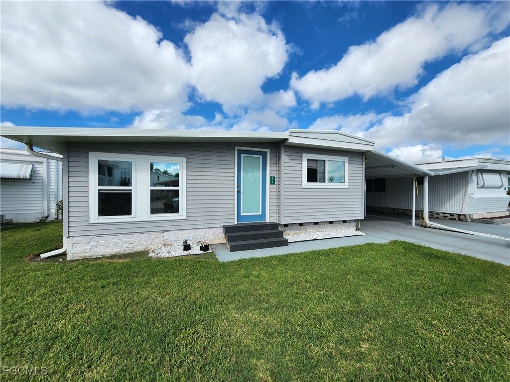 21 Diamond LN D21, Naples, FL 34112