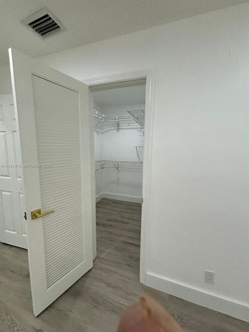 4715 NW 44th St, Tamarac, FL 33319