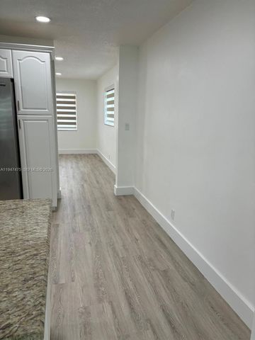 4715 NW 44th St, Tamarac, FL 33319