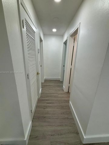 4715 NW 44th St, Tamarac, FL 33319