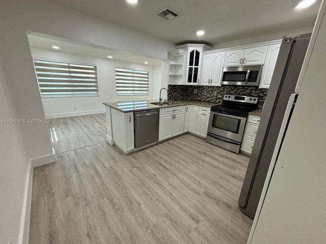 4715 NW 44th St, Tamarac, FL 33319